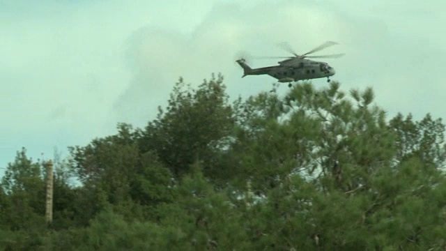 军事教育和训练-救援直升机视频素材