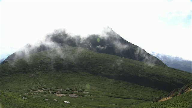 山。北海道雾中的罗臼视频素材