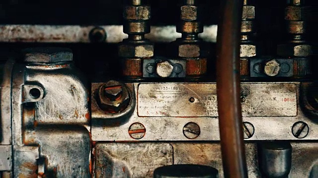来自东南亚的古董柴油发动机。视频素材