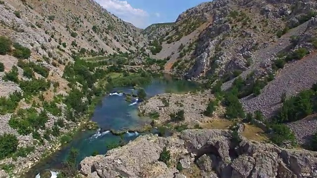 兹曼尼亚河鸟瞰图，克罗地亚视频下载