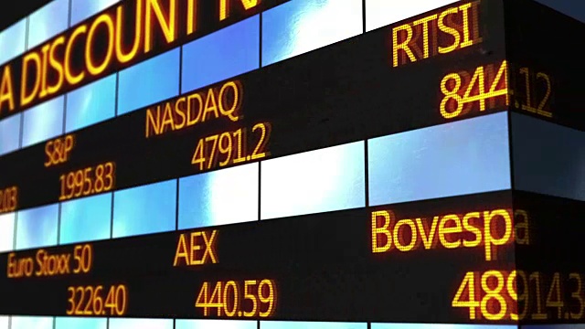 电脑生成的动画滚动文字运行在股票市场上视频素材
