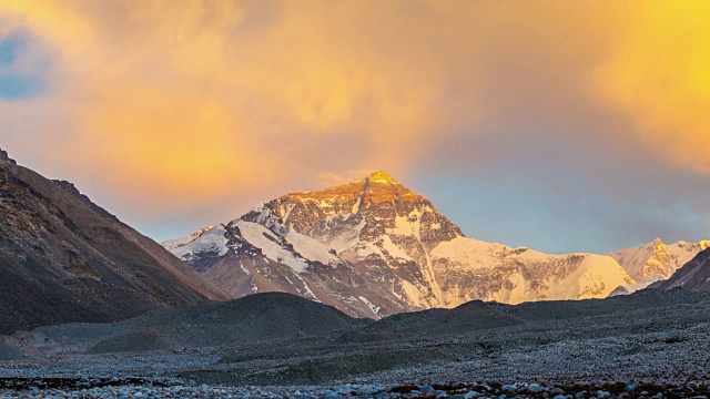 时间流逝的日落风景珠穆朗玛峰，喜马拉雅山视频素材