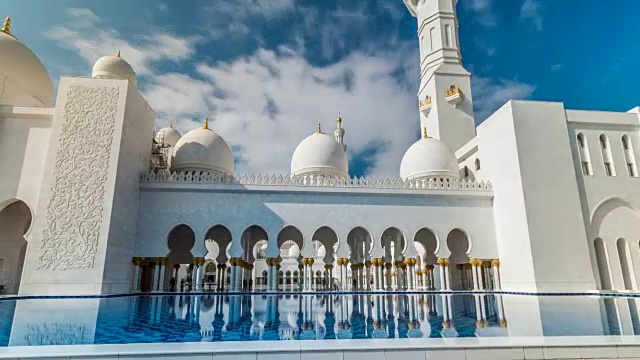 谢赫扎耶德大清真寺位于阿拉伯联合酋长国首都阿布扎比视频素材
