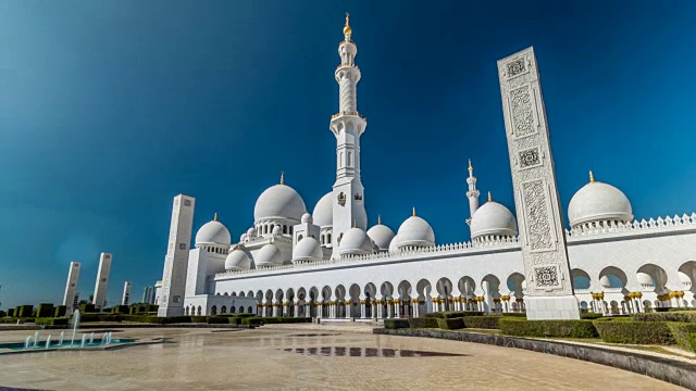 谢赫扎耶德大清真寺位于阿拉伯联合酋长国首都阿布扎比视频素材