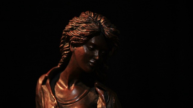 女人雕像视频下载