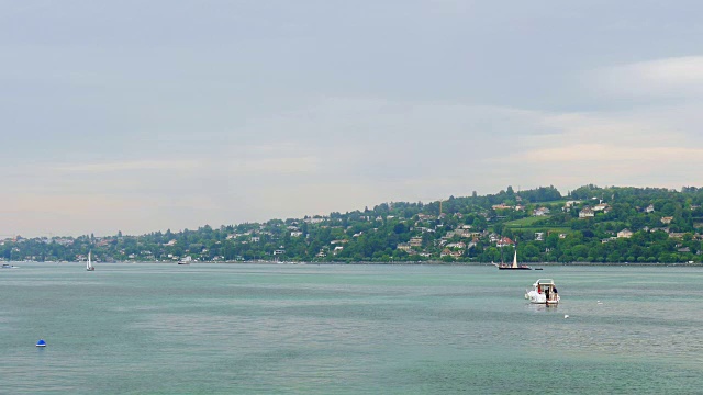 在瑞士日内瓦湖航行视频下载