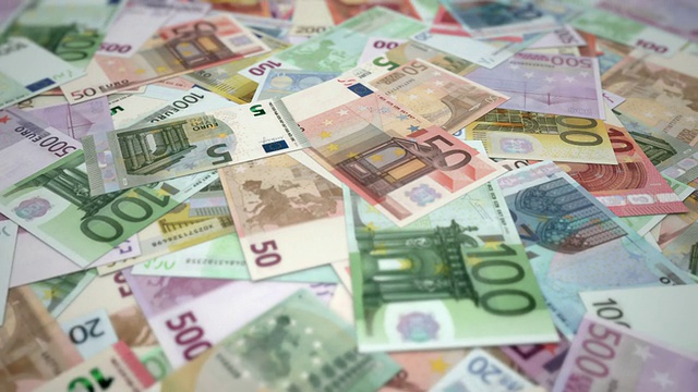 堆钱。欧元钞票。循环。视频下载