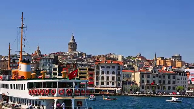 伊斯坦布尔，从博斯普鲁斯海峡到Beyoglu和Galata塔视频素材