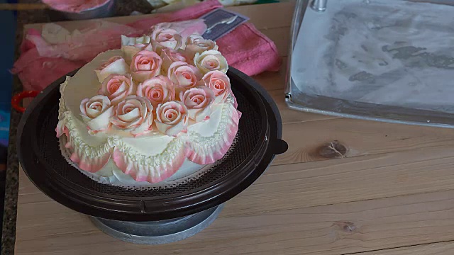 奶油蛋糕玫瑰，时光流逝。视频下载