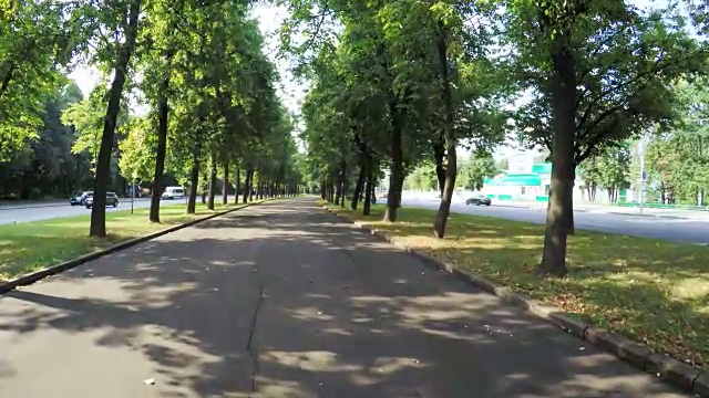 城市公园里的小巷视频下载