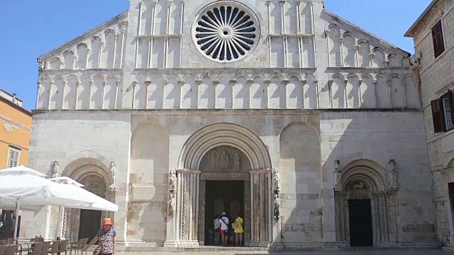 克罗地亚扎达尔的圣阿纳斯塔西娅大教堂视频下载