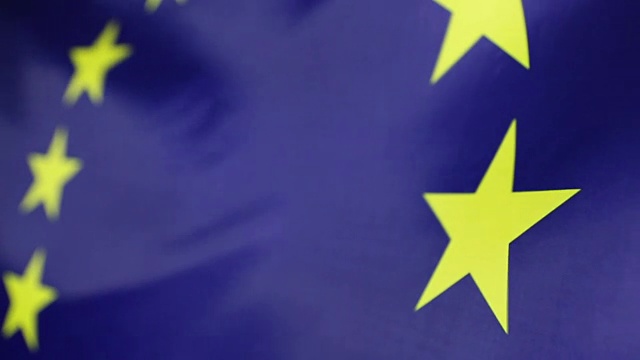 纺织品欧盟旗帜的特写视频下载