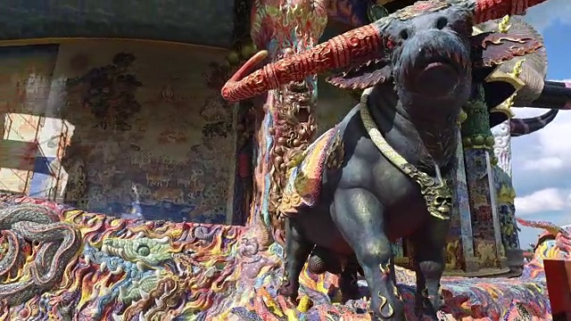 象庙，带骷髅链的公牛视频下载