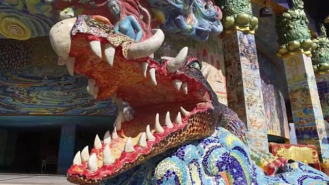 大象庙和鳄鱼雕像视频下载