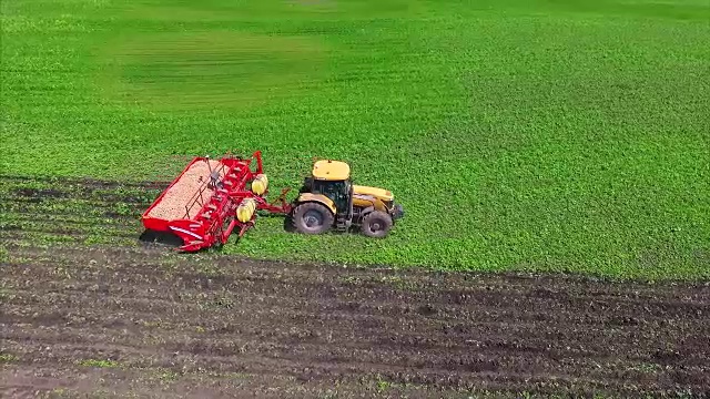 农田和拖拉机视频下载