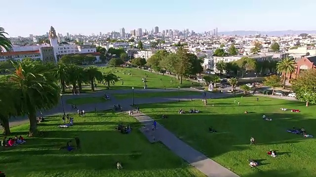 4k鸟瞰旧金山市中心flyover mission houses视频下载