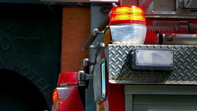 消防车红灯，紧急响应，救援标志视频素材