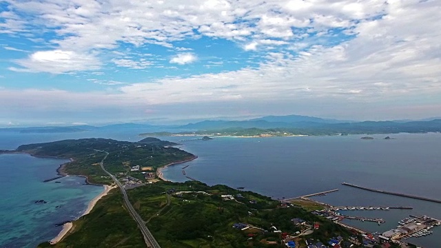 航拍，平拍Tsunoshima岛视频素材