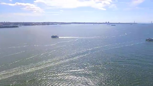 哈德逊河上船只的航拍视频视频下载