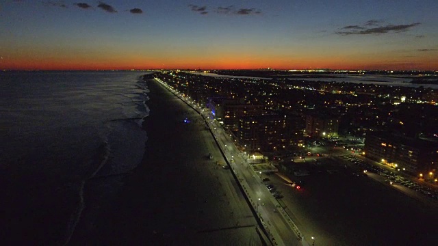 纽约长滩夜晚的航拍镜头视频下载
