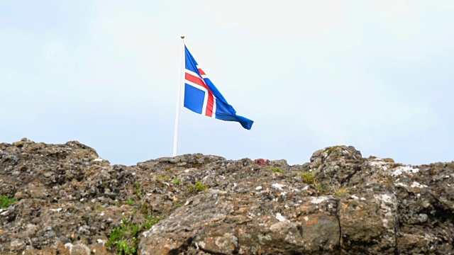 迎风飘扬的冰岛国旗视频下载