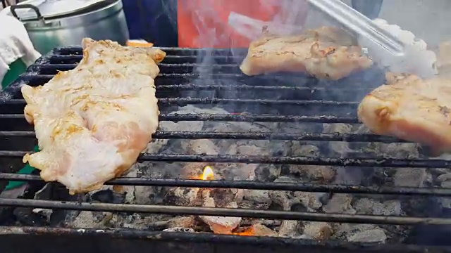 炭烧猪肉视频素材
