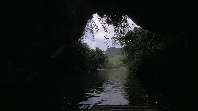 越南下龙湾船洞游视频下载