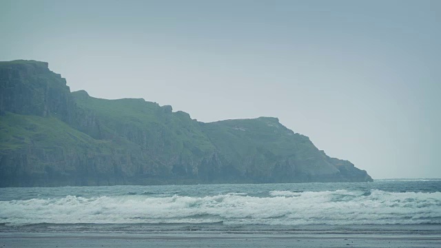 悬崖附近的海岸视频素材