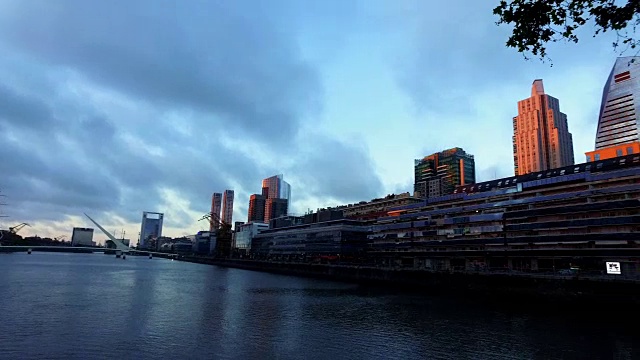 日落在马德罗港，阿根廷布宜诺斯艾利斯视频下载
