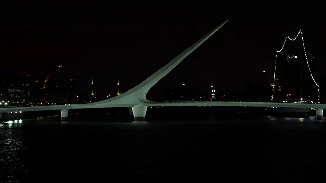 布宜诺斯艾利斯马德罗港的“女人桥”视频下载