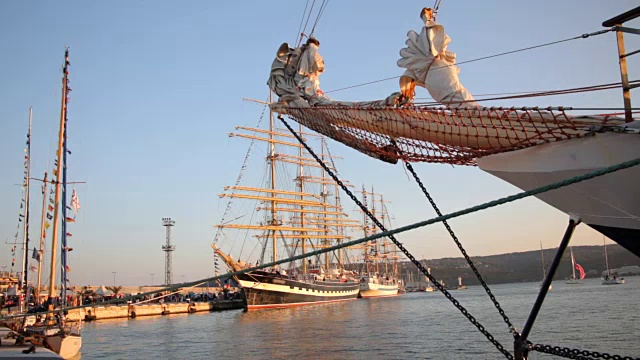 2016年黑海高帆船赛瓦尔纳港的帆船视频素材