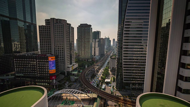 泰国晴天曼谷市中心街道屋顶全景4k时间推移视频素材