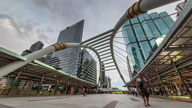 泰国曼谷日城中心著名的桥上全景4k时间推移视频素材