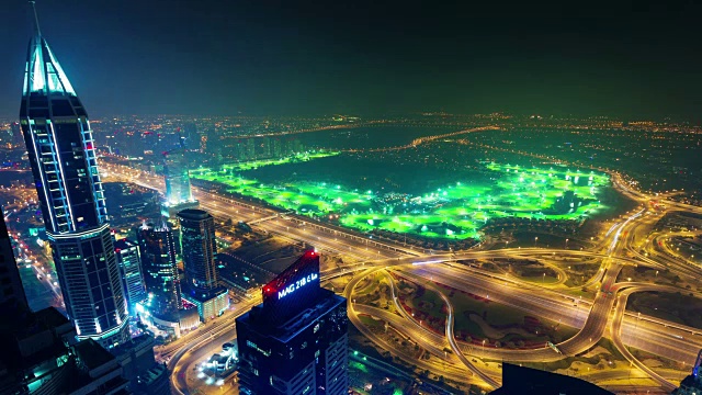 迪拜夜间照明码头屋顶全景4k时间流逝阿拉伯联合酋长国视频下载