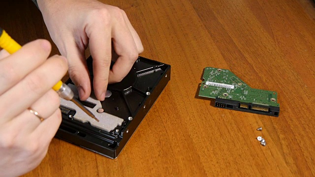 硬盘设备修复过程视频下载