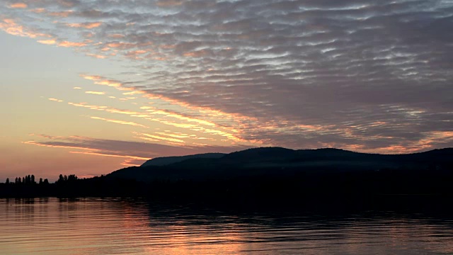 匈牙利巴拉顿湖的日落视频下载