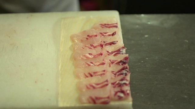 切片白鱼生鱼片，日本视频下载