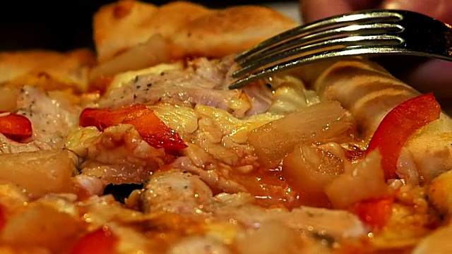 切意大利披萨，配肉，培根视频素材