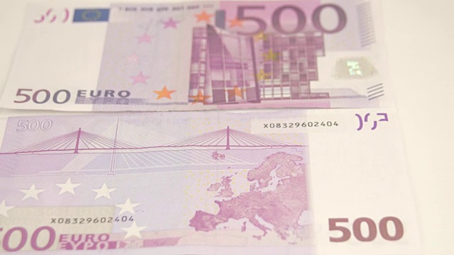 显示500欧元纸币的正面和背面细节视频素材