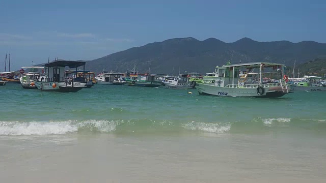 里约热内卢里约热内卢Arraial Do Cabo的Forno海滩视频下载