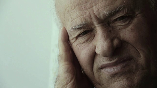 抑郁老人肖像视频素材