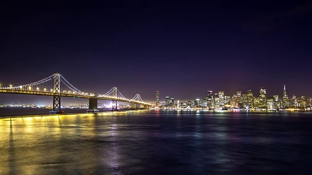 海湾大桥夜间灯光-时间流逝视频素材