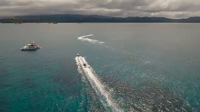 海滨胜地的海上景点。菲律宾长滩岛视频下载