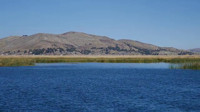 位于普诺的秘鲁喀喀湖视频下载
