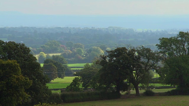 这是英国夏末乡村的全景照片视频下载