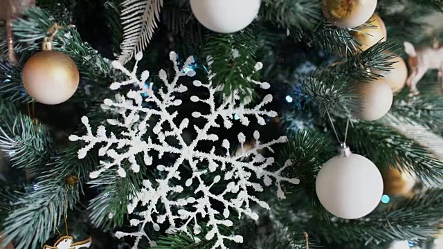 圣诞树与玩具的灯光背景视频下载