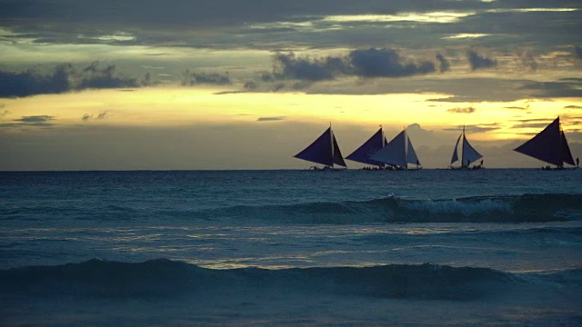 海上美丽的日落。菲律宾长滩岛视频素材