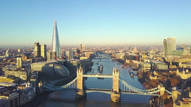 航拍伦敦和泰晤士河的城市景观视频素材