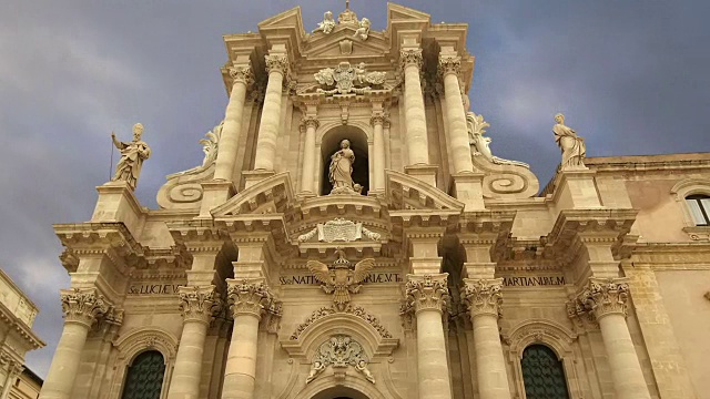 锡拉库萨大教堂(锡拉库萨，萨拉乌萨)——意大利西西里岛的历史名城视频下载