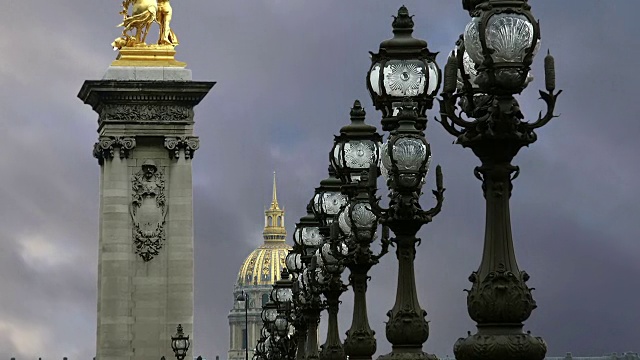 亚历山大三世大桥-巴黎，法国视频素材